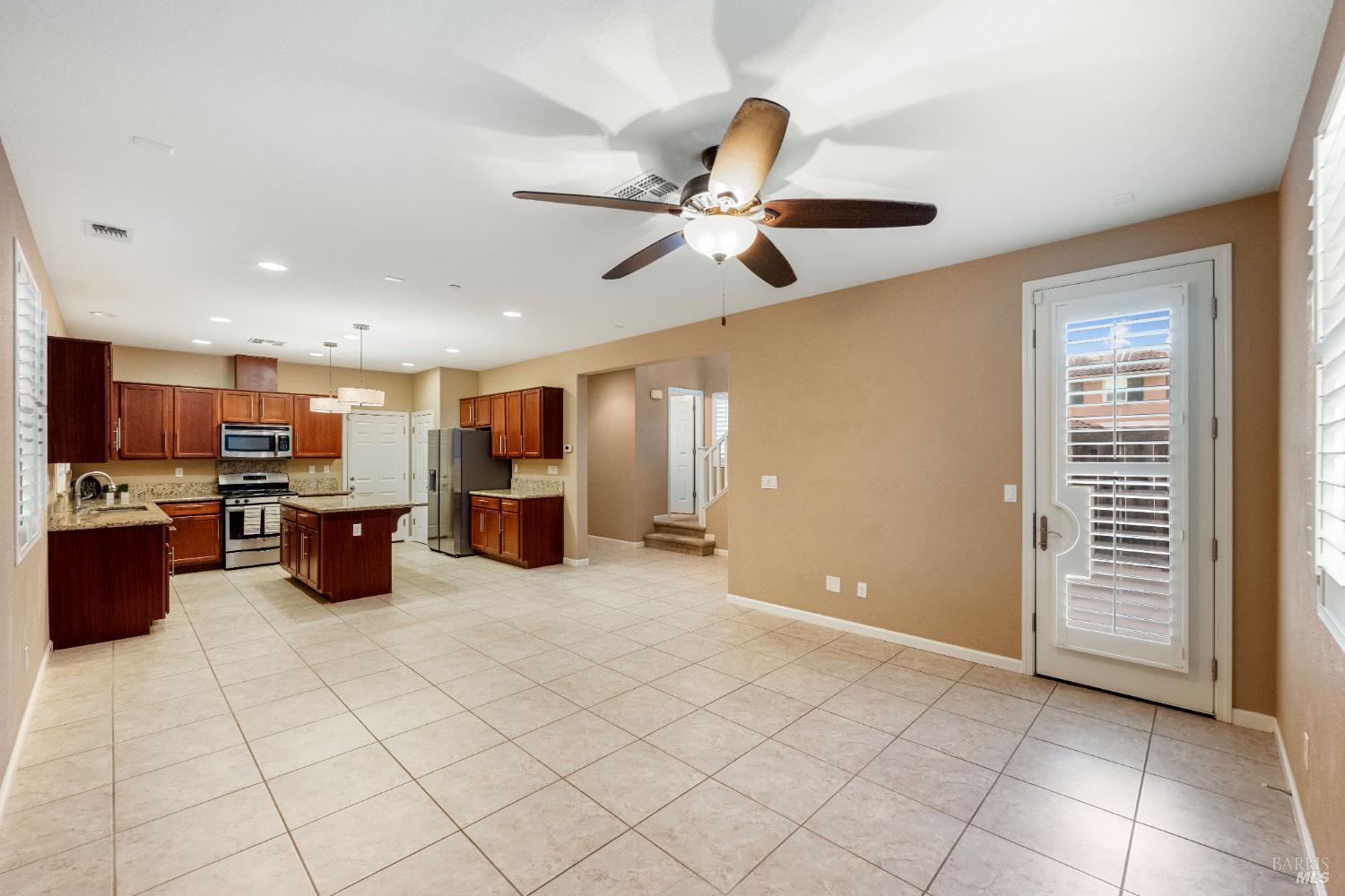 Detail Gallery Image 4 of 51 For 5300 Finkas Ln, Fairfield,  CA 94533 - 3 Beds | 2/1 Baths