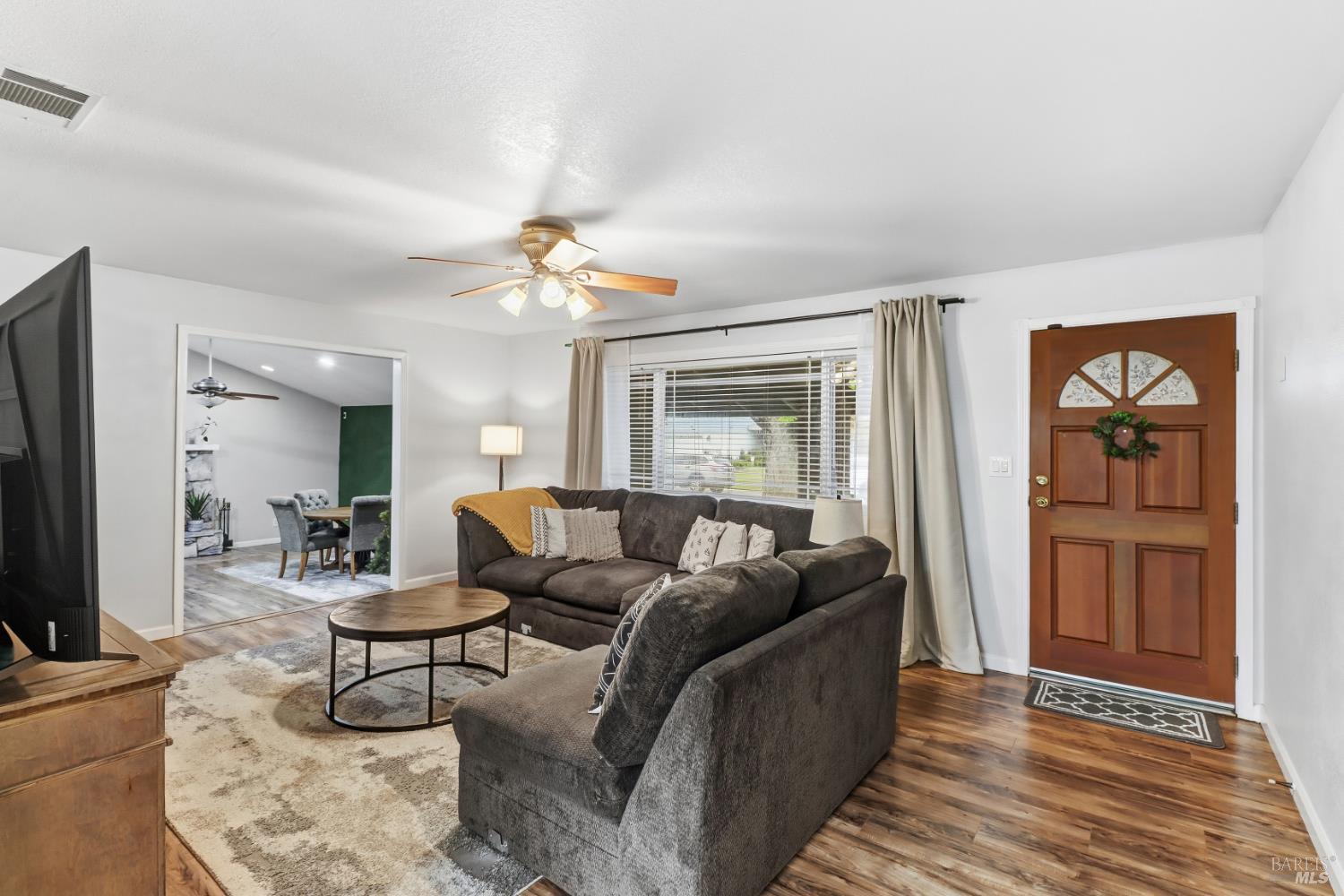 Detail Gallery Image 6 of 61 For 225 E Chestnut St, Dixon,  CA 95620 - 4 Beds | 3 Baths