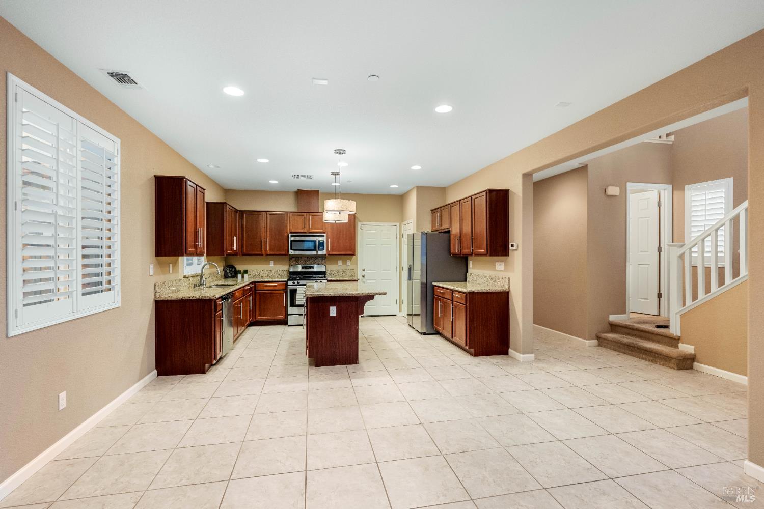 Detail Gallery Image 5 of 51 For 5300 Finkas Ln, Fairfield,  CA 94533 - 3 Beds | 2/1 Baths