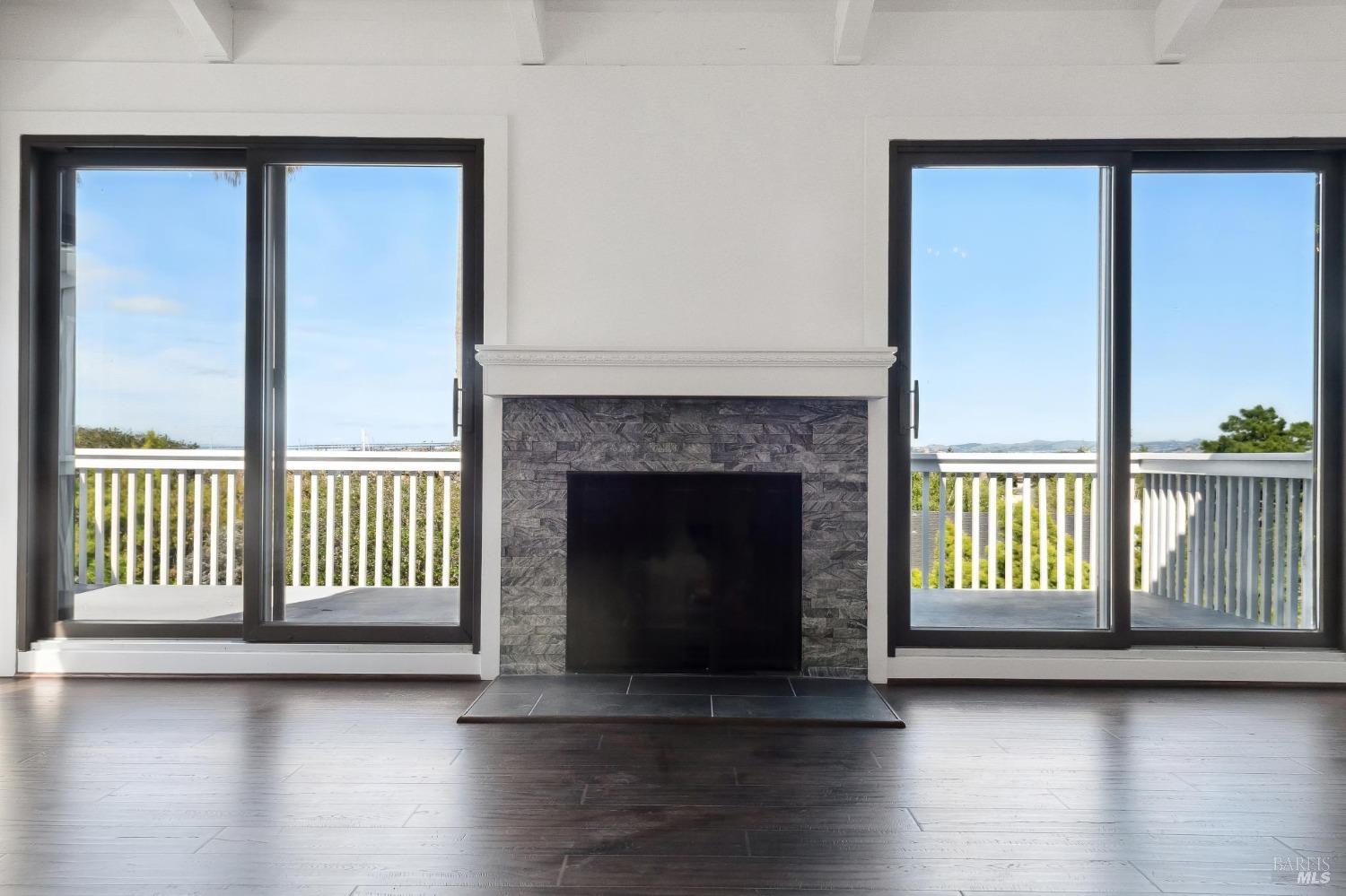 Detail Gallery Image 12 of 57 For 31 Antilles Way, Tiburon,  CA 94920 - 3 Beds | 2/1 Baths