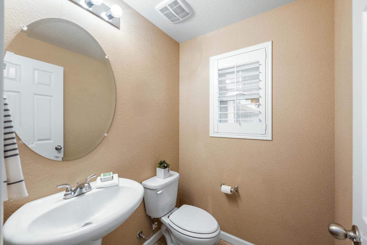 Detail Gallery Image 18 of 51 For 5300 Finkas Ln, Fairfield,  CA 94533 - 3 Beds | 2/1 Baths