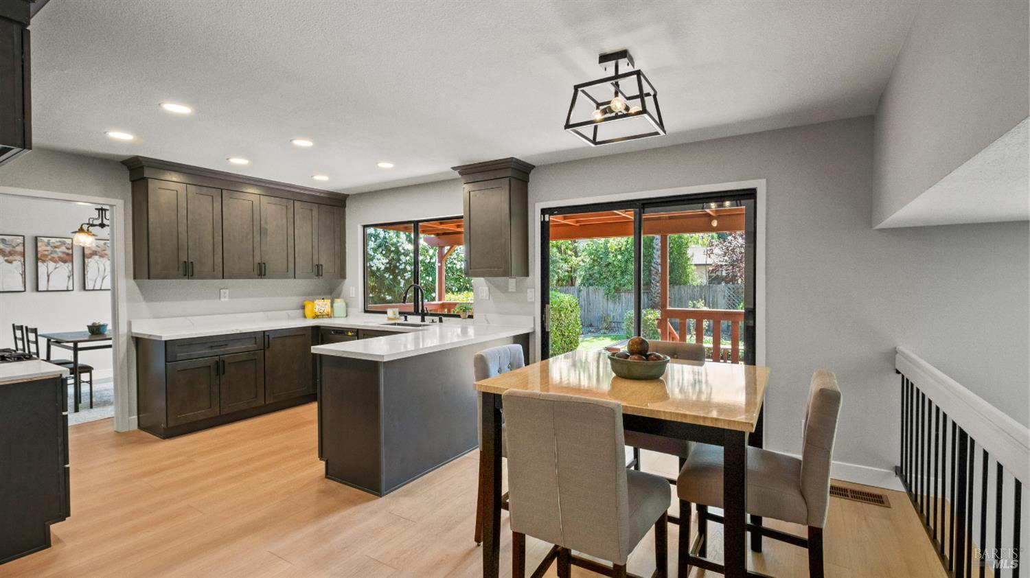 Detail Gallery Image 27 of 98 For 3265 Arroyo Dr, Fairfield,  CA 94533 - 4 Beds | 2/1 Baths