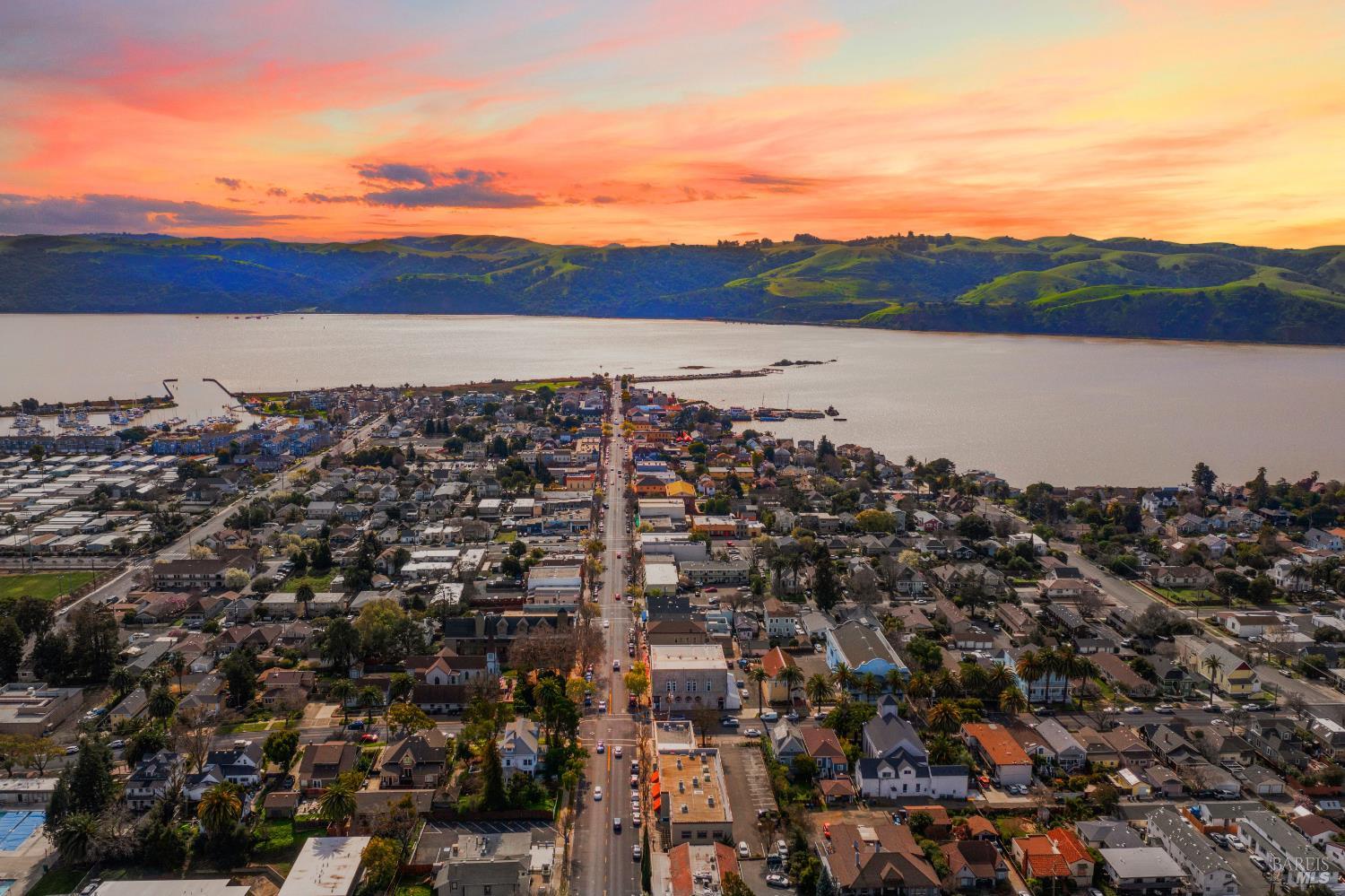 Detail Gallery Image 43 of 60 For 862 Dover Cir, Benicia,  CA 94510 - 3 Beds | 2/1 Baths