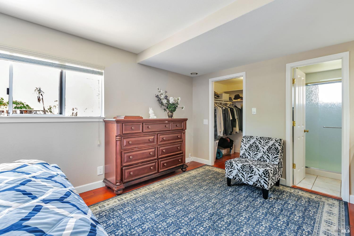 Detail Gallery Image 11 of 30 For 99 San Benito Way, Novato,  CA 94945 - 5 Beds | 3 Baths