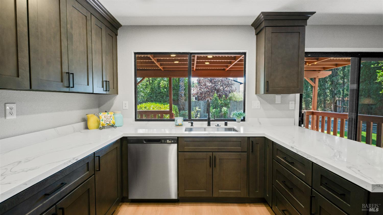 Detail Gallery Image 20 of 98 For 3265 Arroyo Dr, Fairfield,  CA 94533 - 4 Beds | 2/1 Baths