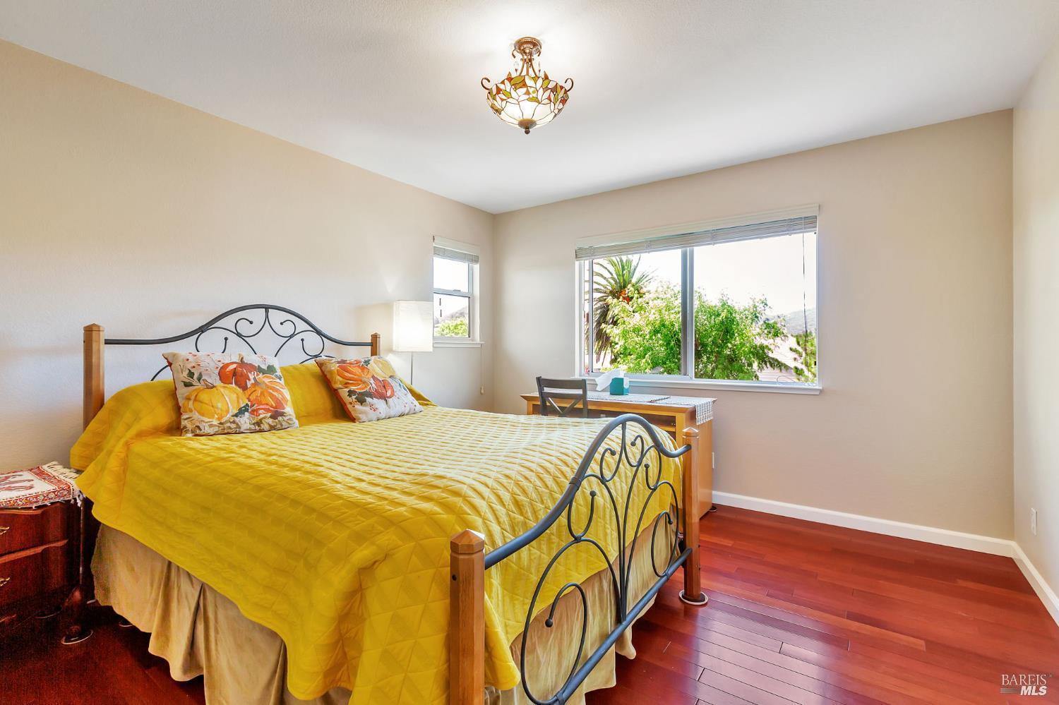 Detail Gallery Image 17 of 30 For 99 San Benito Way, Novato,  CA 94945 - 5 Beds | 3 Baths