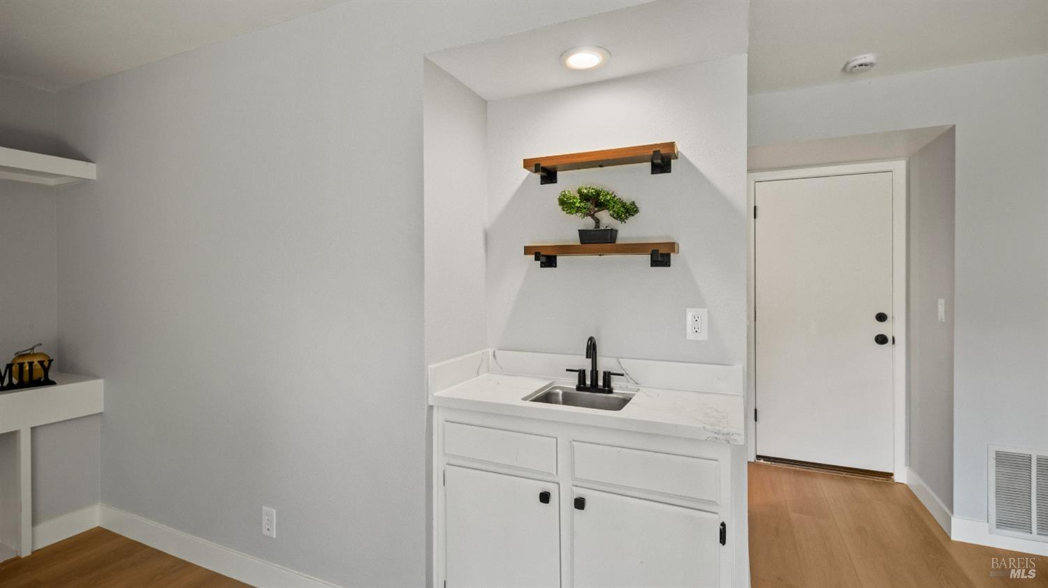 Detail Gallery Image 34 of 98 For 3265 Arroyo Dr, Fairfield,  CA 94533 - 4 Beds | 2/1 Baths