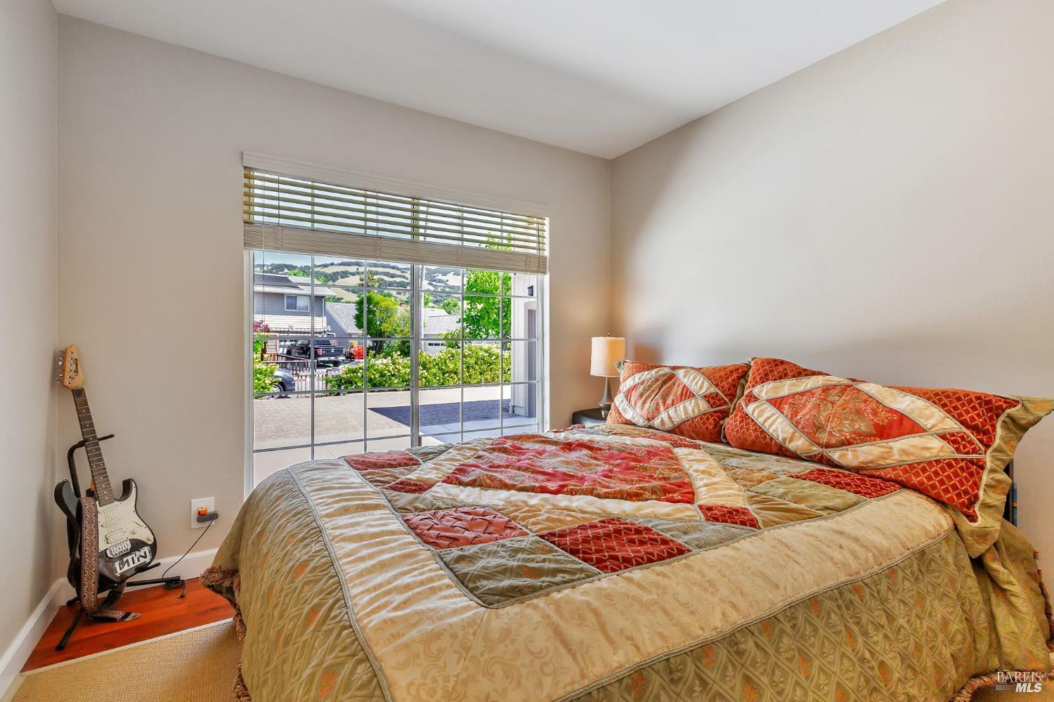 Detail Gallery Image 13 of 30 For 99 San Benito Way, Novato,  CA 94945 - 5 Beds | 3 Baths