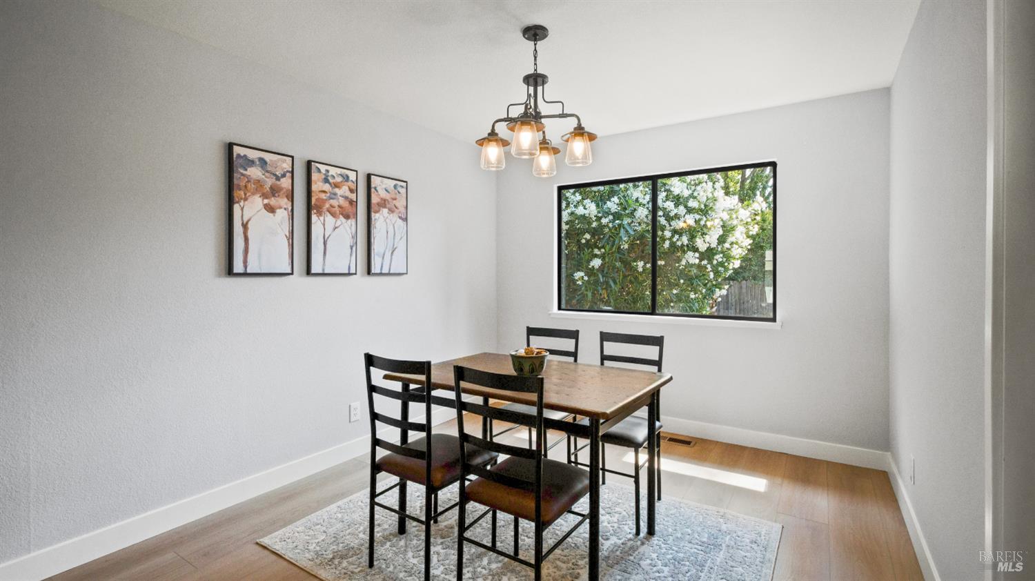 Detail Gallery Image 17 of 98 For 3265 Arroyo Dr, Fairfield,  CA 94533 - 4 Beds | 2/1 Baths