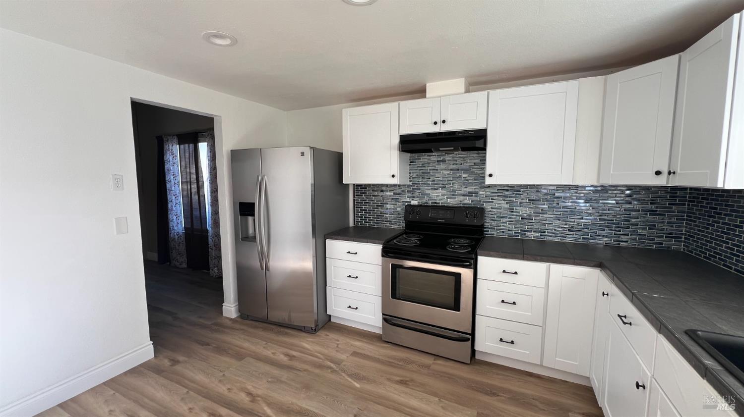 Detail Gallery Image 6 of 20 For 121 Notre Dame Ct, Vallejo,  CA 94589 - 3 Beds | 2 Baths