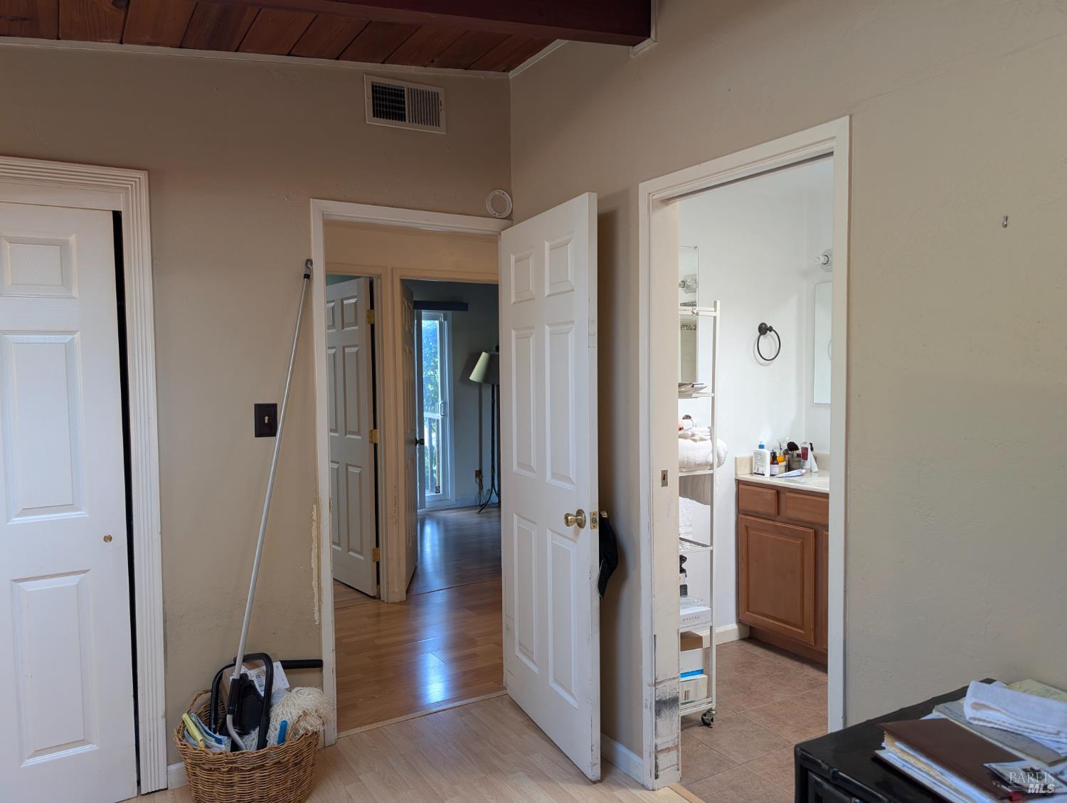Detail Gallery Image 13 of 24 For 8 Madeline Ct, Novato,  CA 94947 - 3 Beds | 2 Baths