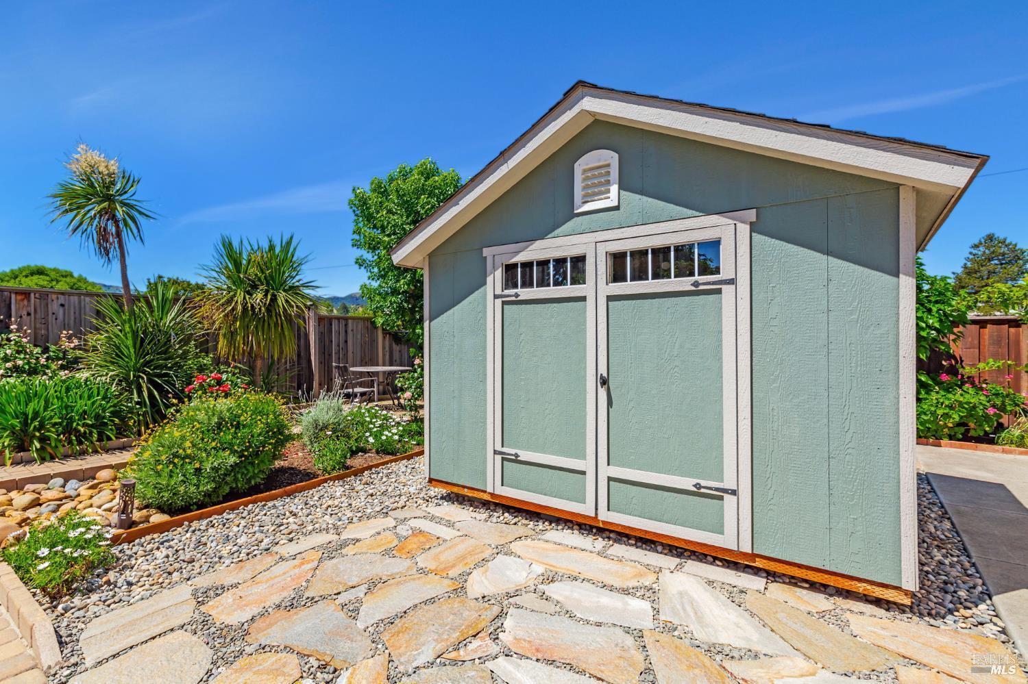 Detail Gallery Image 24 of 30 For 99 San Benito Way, Novato,  CA 94945 - 5 Beds | 3 Baths