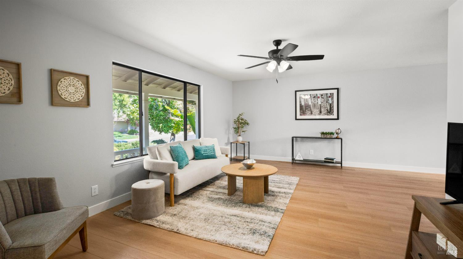 Detail Gallery Image 12 of 98 For 3265 Arroyo Dr, Fairfield,  CA 94533 - 4 Beds | 2/1 Baths