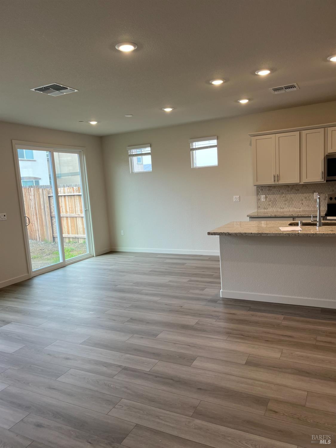 Detail Gallery Image 18 of 18 For 845 Telford Dr, Vacaville,  CA 95687 - 4 Beds | 2 Baths