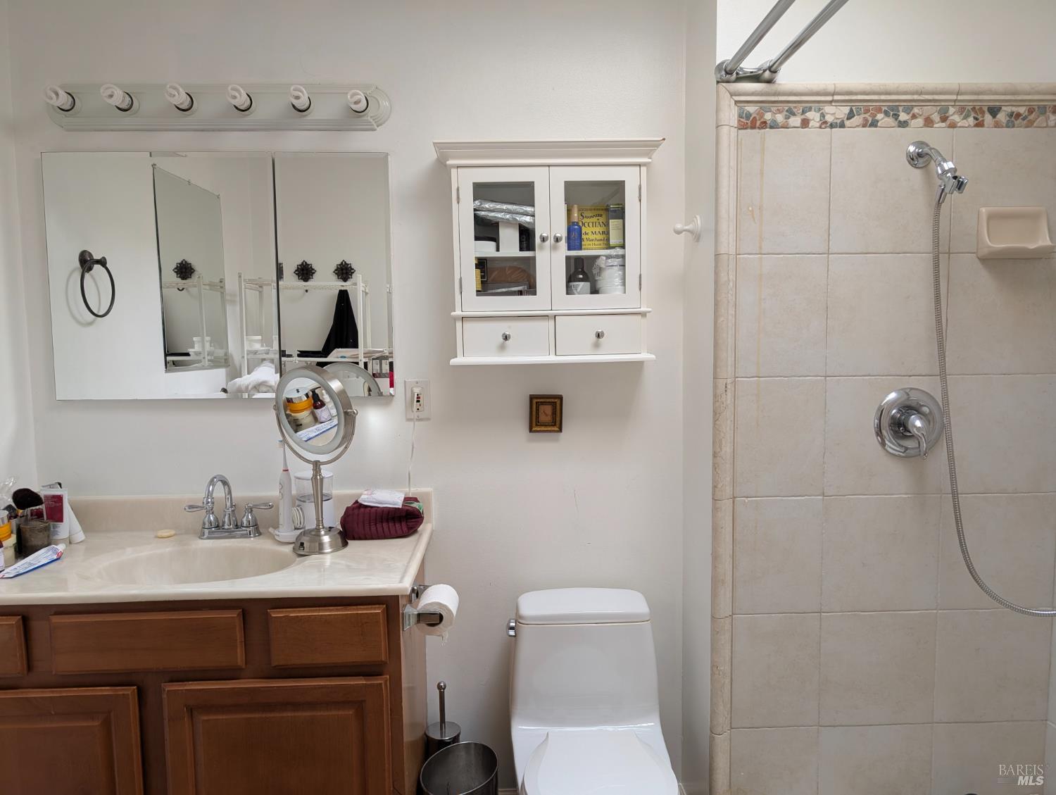 Detail Gallery Image 16 of 24 For 8 Madeline Ct, Novato,  CA 94947 - 3 Beds | 2 Baths