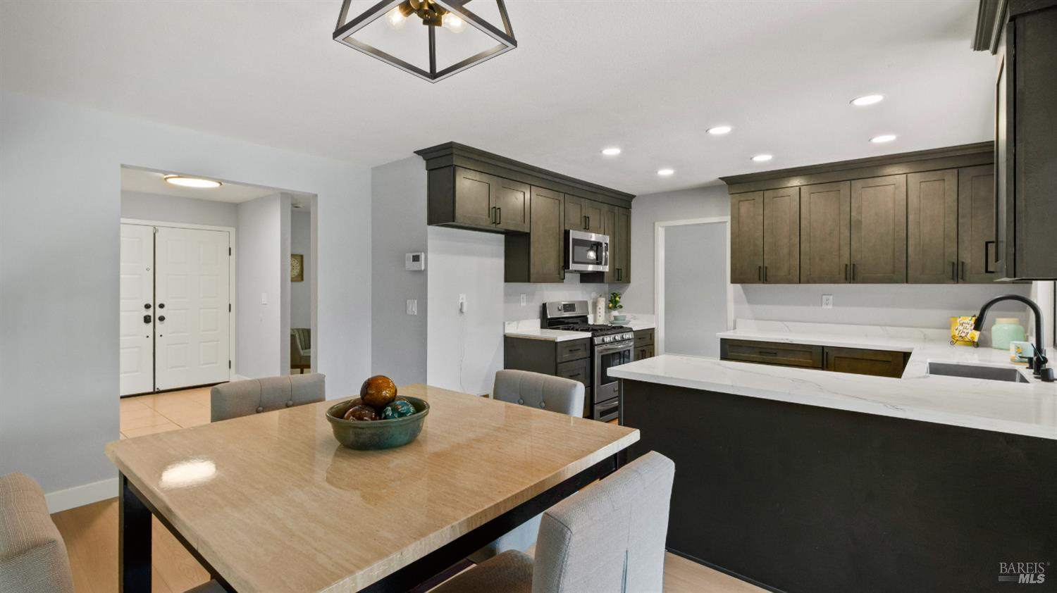 Detail Gallery Image 29 of 98 For 3265 Arroyo Dr, Fairfield,  CA 94533 - 4 Beds | 2/1 Baths