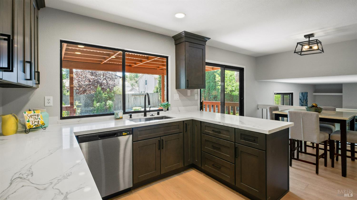 Detail Gallery Image 19 of 98 For 3265 Arroyo Dr, Fairfield,  CA 94533 - 4 Beds | 2/1 Baths