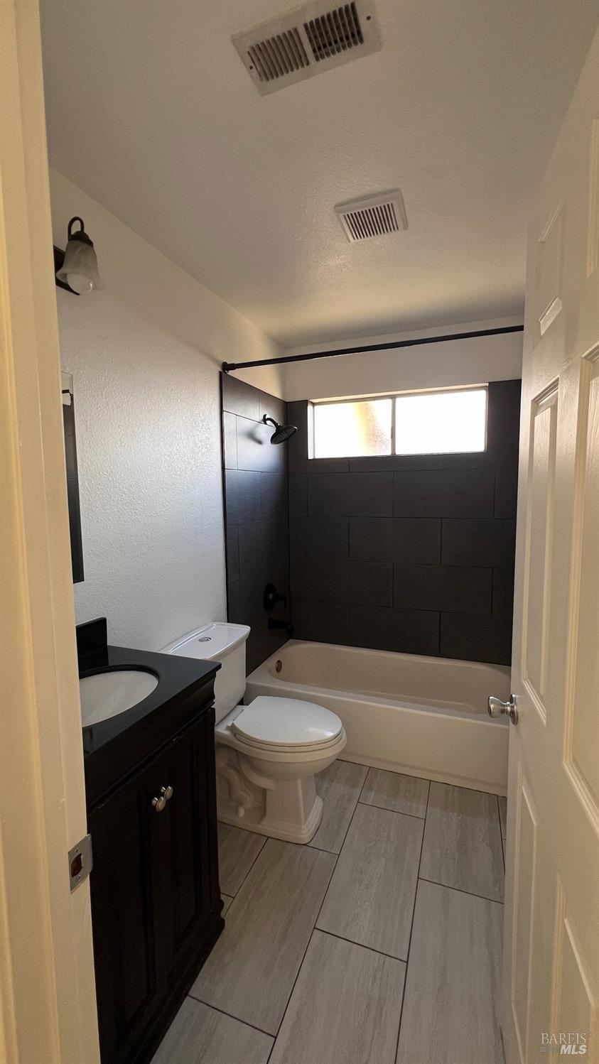 Detail Gallery Image 10 of 20 For 121 Notre Dame Ct, Vallejo,  CA 94589 - 3 Beds | 2 Baths