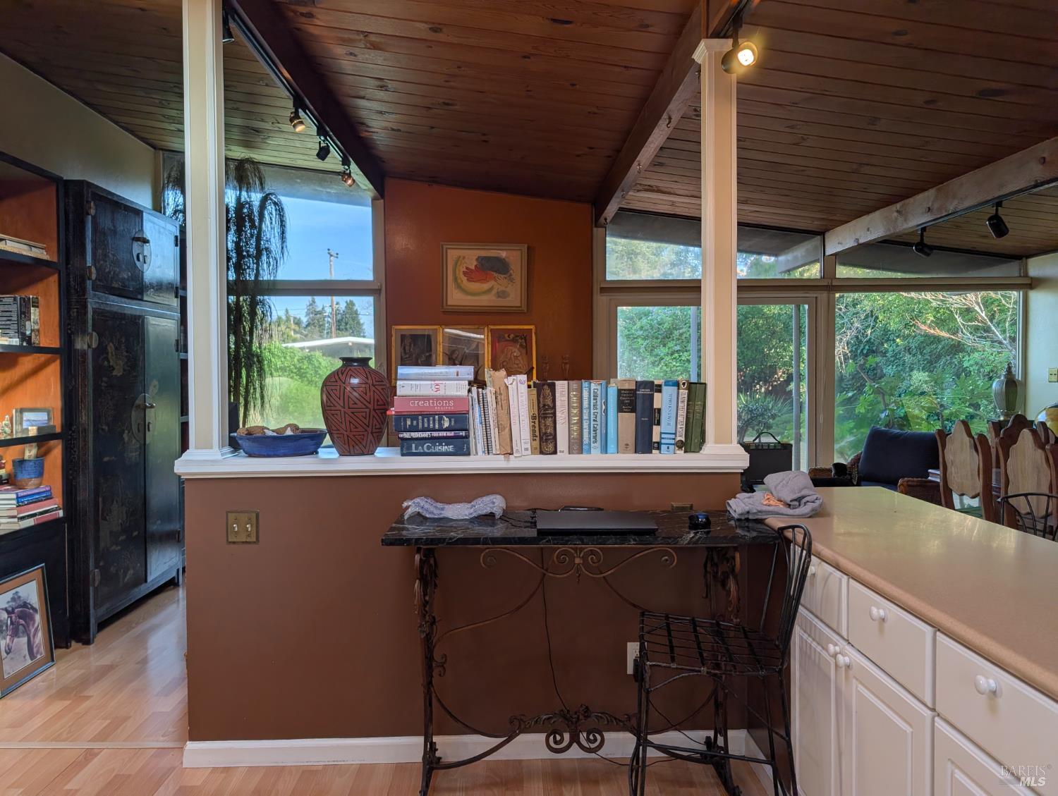 Detail Gallery Image 7 of 24 For 8 Madeline Ct, Novato,  CA 94947 - 3 Beds | 2 Baths