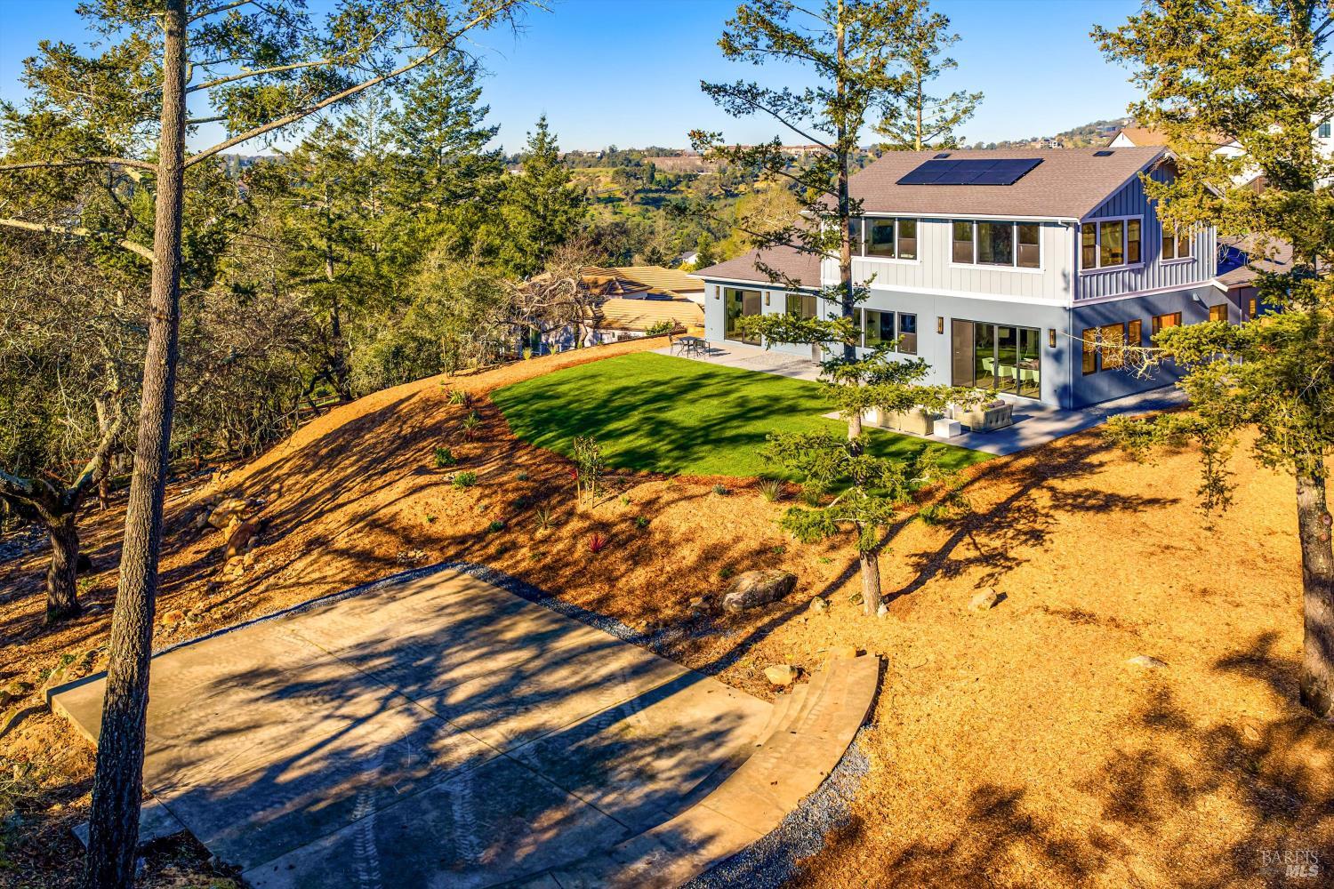 Detail Gallery Image 38 of 50 For 3684 Crown Hill Dr, Santa Rosa,  CA 95404 - 4 Beds | 3/2 Baths