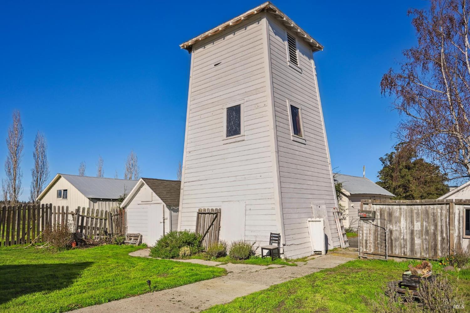 Detail Gallery Image 49 of 89 For 3957 Lakeville Hwy, Petaluma,  CA 94954 - 5 Beds | 2 Baths