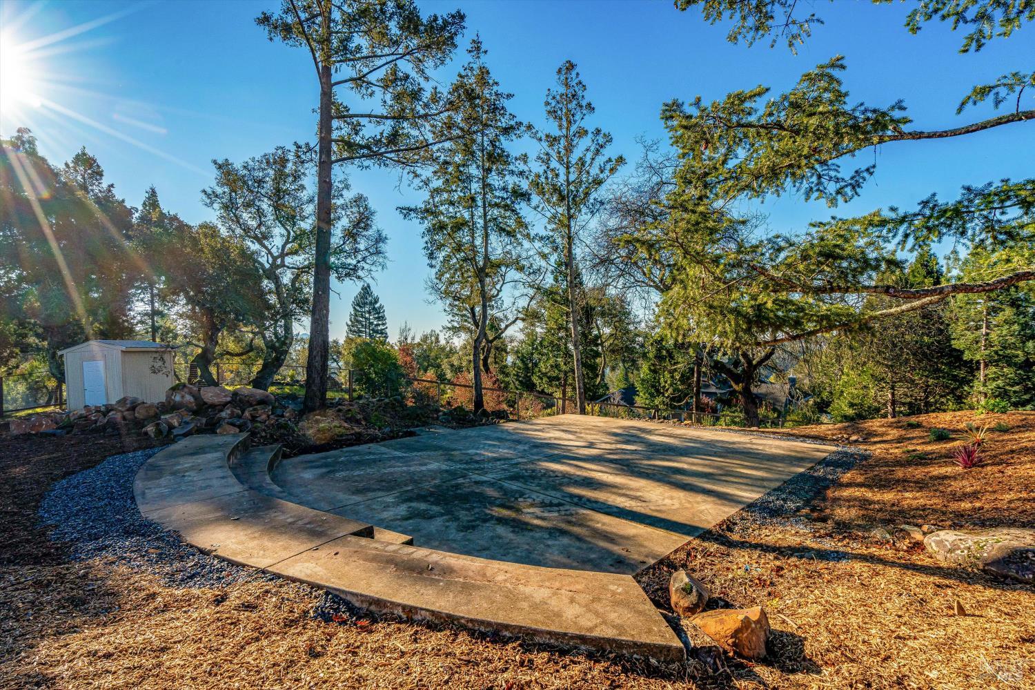 Detail Gallery Image 16 of 50 For 3684 Crown Hill Dr, Santa Rosa,  CA 95404 - 4 Beds | 3/2 Baths