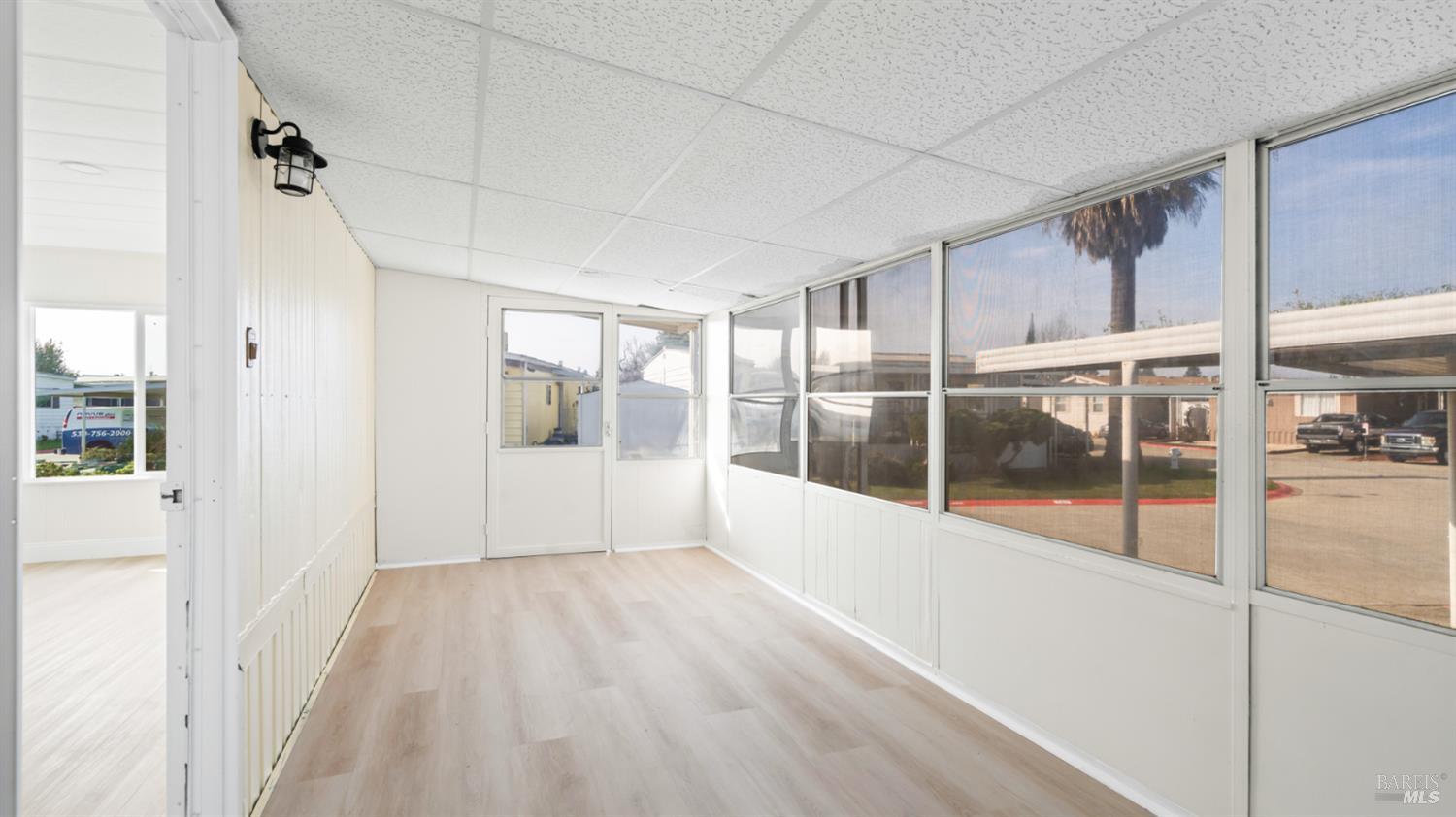 Detail Gallery Image 5 of 27 For 73 Barcelona Cir, Fairfield,  CA 94533 - 2 Beds | 2 Baths