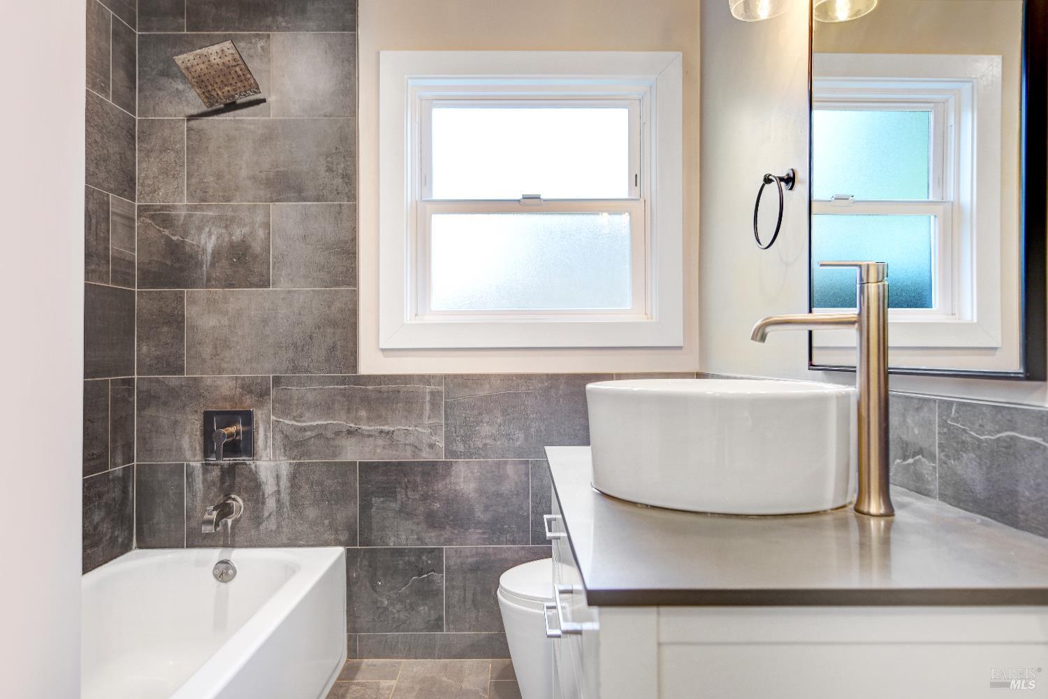 Detail Gallery Image 11 of 15 For 377 W Spain St, Sonoma,  CA 95476 - 3 Beds | 2 Baths