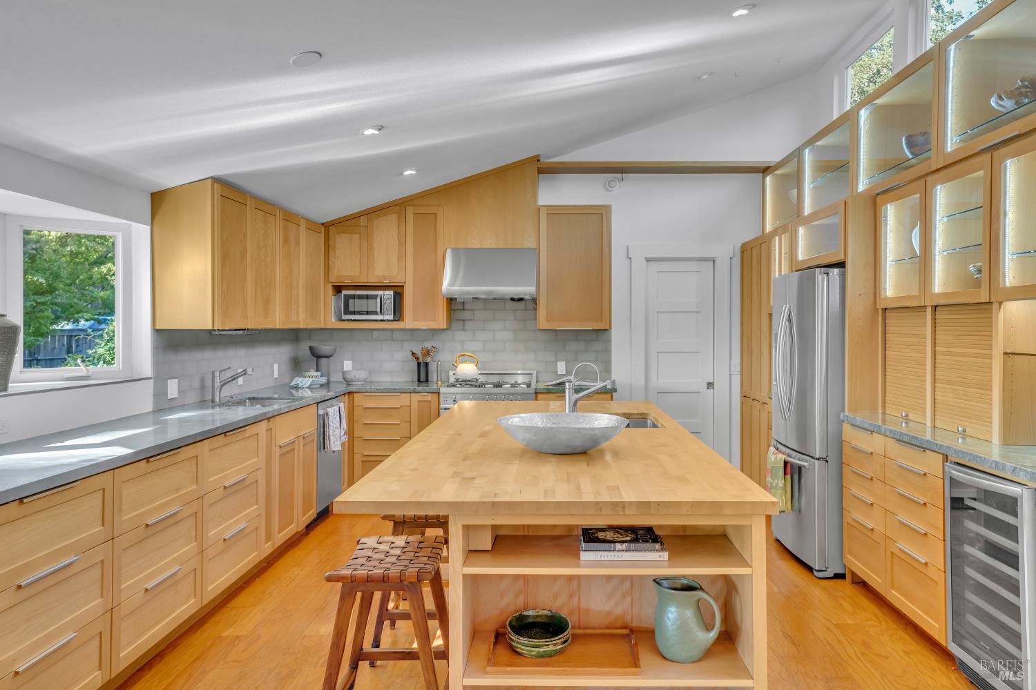 Detail Gallery Image 7 of 34 For 180 W Trinity Rd, Glen Ellen,  CA 95442 - 4 Beds | 3 Baths