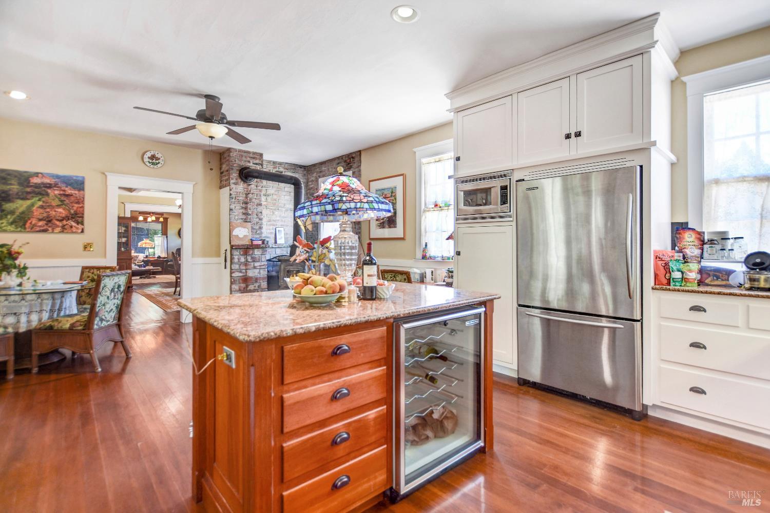 Detail Gallery Image 10 of 20 For 19450 Old Winery Rd, Sonoma,  CA 95476 - 6 Beds | 1/4 Baths