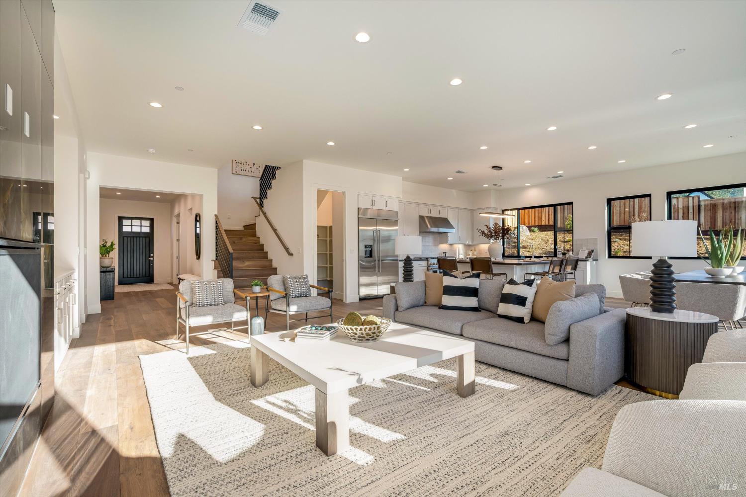 Detail Gallery Image 8 of 50 For 3684 Crown Hill Dr, Santa Rosa,  CA 95404 - 4 Beds | 3/2 Baths