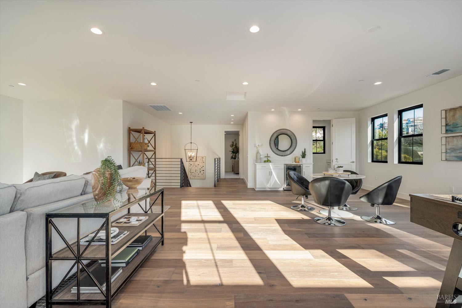 Detail Gallery Image 26 of 50 For 3684 Crown Hill Dr, Santa Rosa,  CA 95404 - 4 Beds | 3/2 Baths