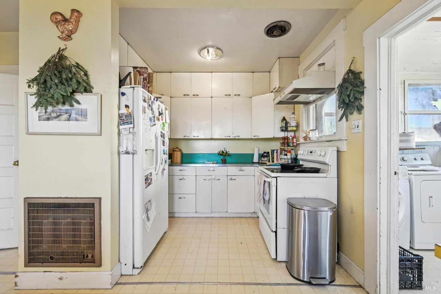 Detail Gallery Image 69 of 89 For 3957 Lakeville Hwy, Petaluma,  CA 94954 - 5 Beds | 2 Baths