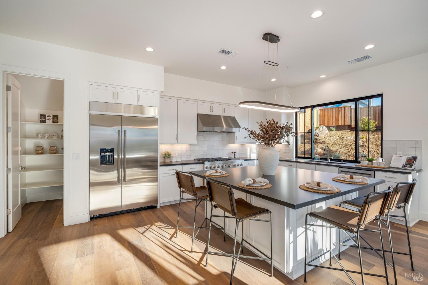 Detail Gallery Image 9 of 50 For 3684 Crown Hill Dr, Santa Rosa,  CA 95404 - 4 Beds | 3/2 Baths