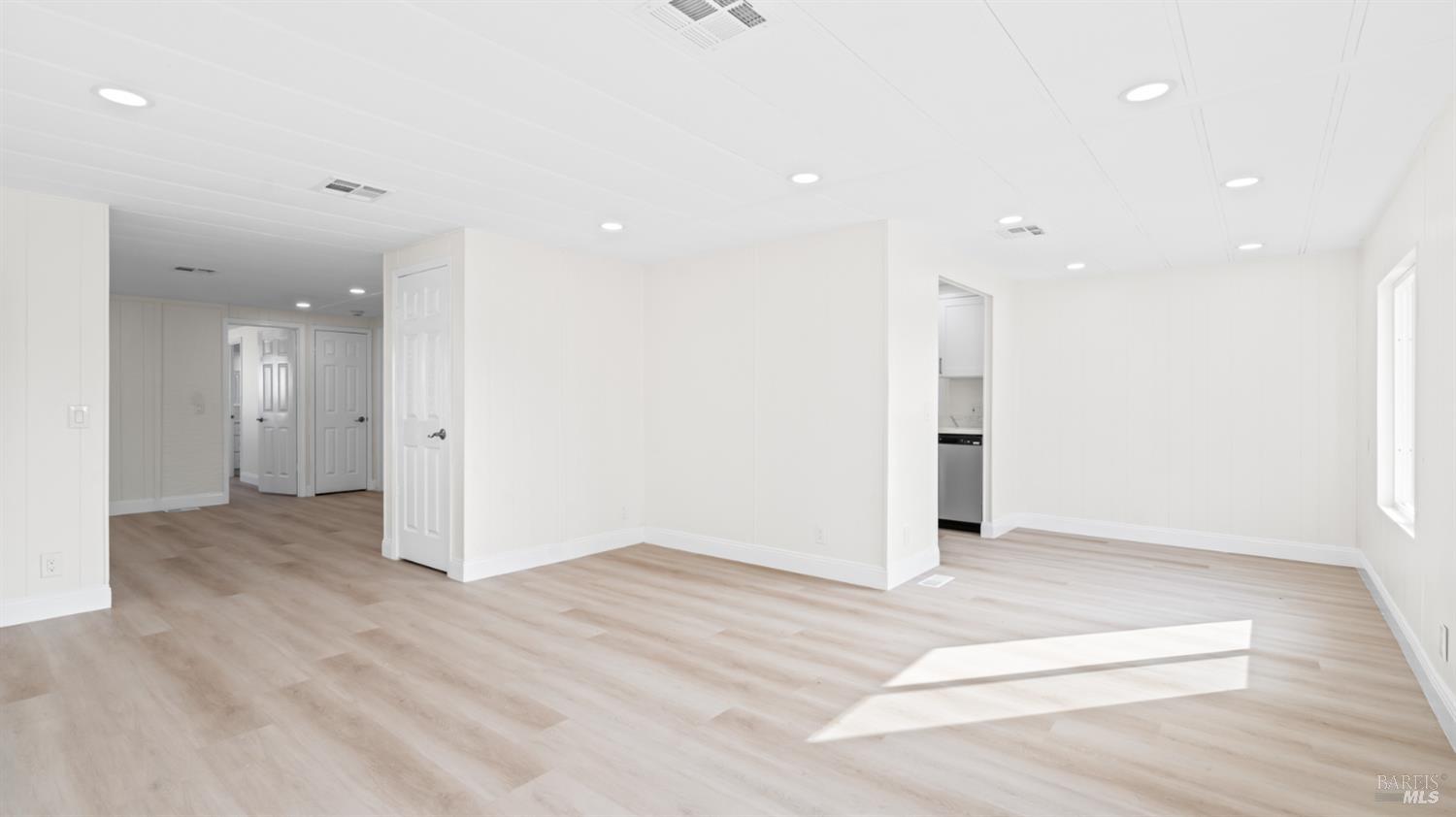 Detail Gallery Image 7 of 27 For 73 Barcelona Cir, Fairfield,  CA 94533 - 2 Beds | 2 Baths