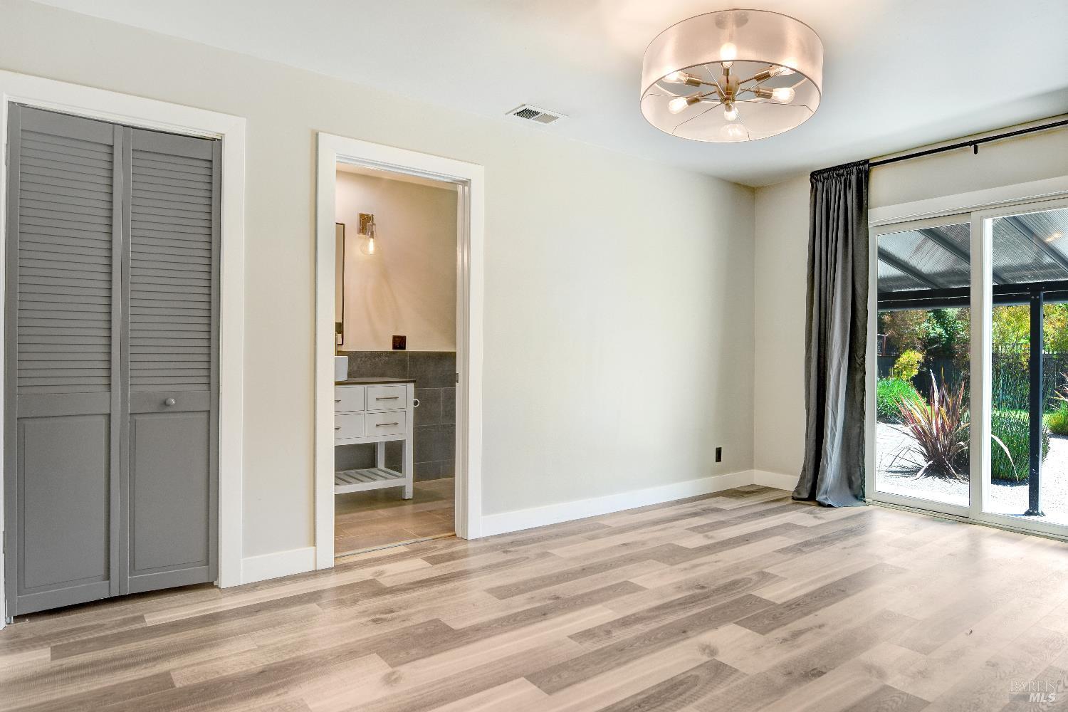 Detail Gallery Image 7 of 15 For 377 W Spain St, Sonoma,  CA 95476 - 3 Beds | 2 Baths