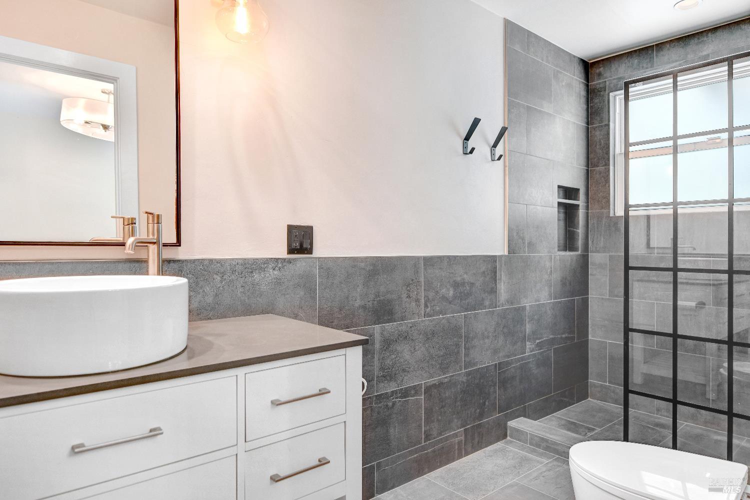 Detail Gallery Image 8 of 15 For 377 W Spain St, Sonoma,  CA 95476 - 3 Beds | 2 Baths