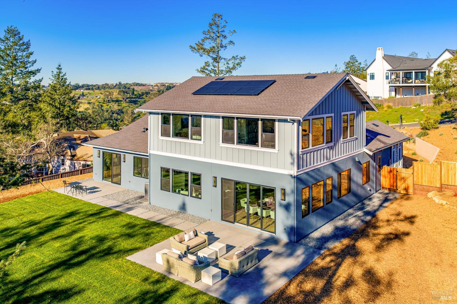 Detail Gallery Image 18 of 50 For 3684 Crown Hill Dr, Santa Rosa,  CA 95404 - 4 Beds | 3/2 Baths