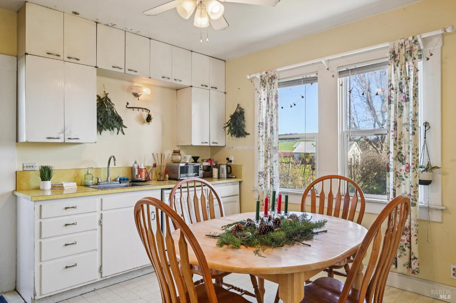 Detail Gallery Image 65 of 89 For 3957 Lakeville Hwy, Petaluma,  CA 94954 - 5 Beds | 2 Baths