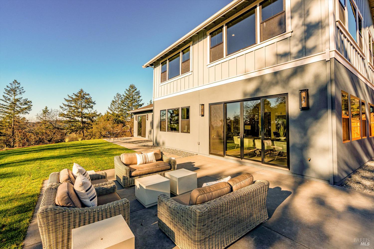 Detail Gallery Image 13 of 50 For 3684 Crown Hill Dr, Santa Rosa,  CA 95404 - 4 Beds | 3/2 Baths