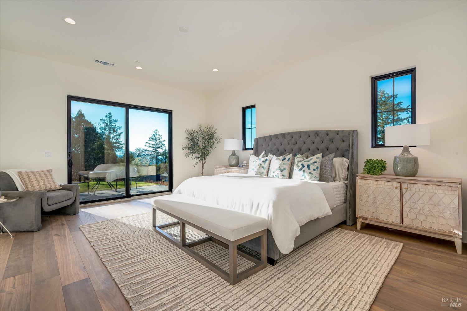 Detail Gallery Image 19 of 50 For 3684 Crown Hill Dr, Santa Rosa,  CA 95404 - 4 Beds | 3/2 Baths