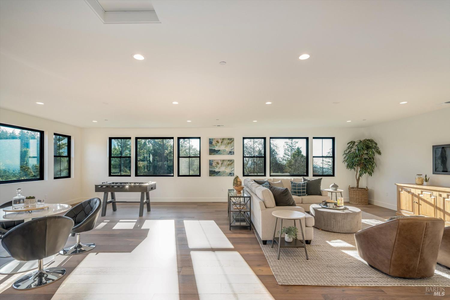 Detail Gallery Image 27 of 50 For 3684 Crown Hill Dr, Santa Rosa,  CA 95404 - 4 Beds | 3/2 Baths