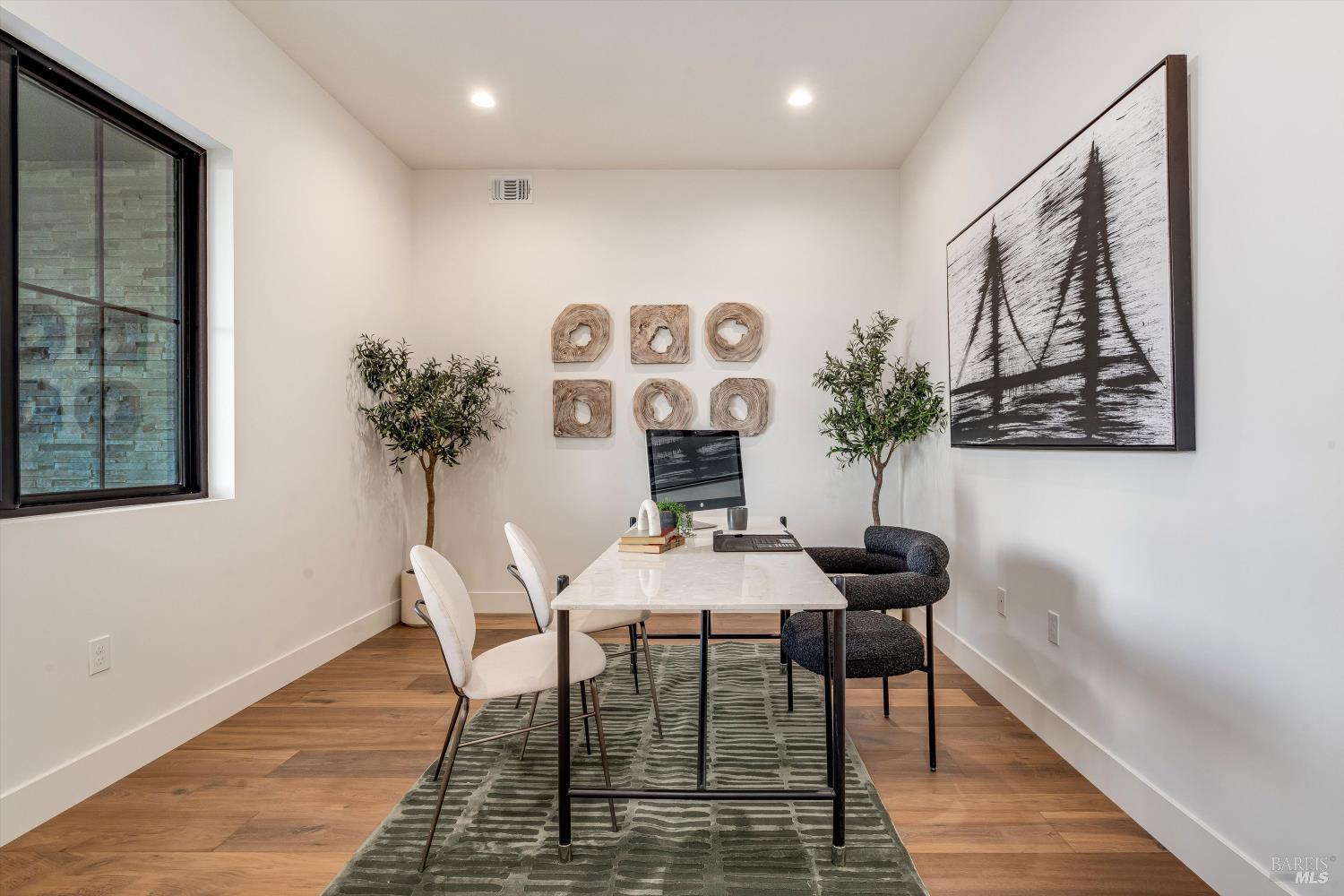 Detail Gallery Image 31 of 50 For 3684 Crown Hill Dr, Santa Rosa,  CA 95404 - 4 Beds | 3/2 Baths