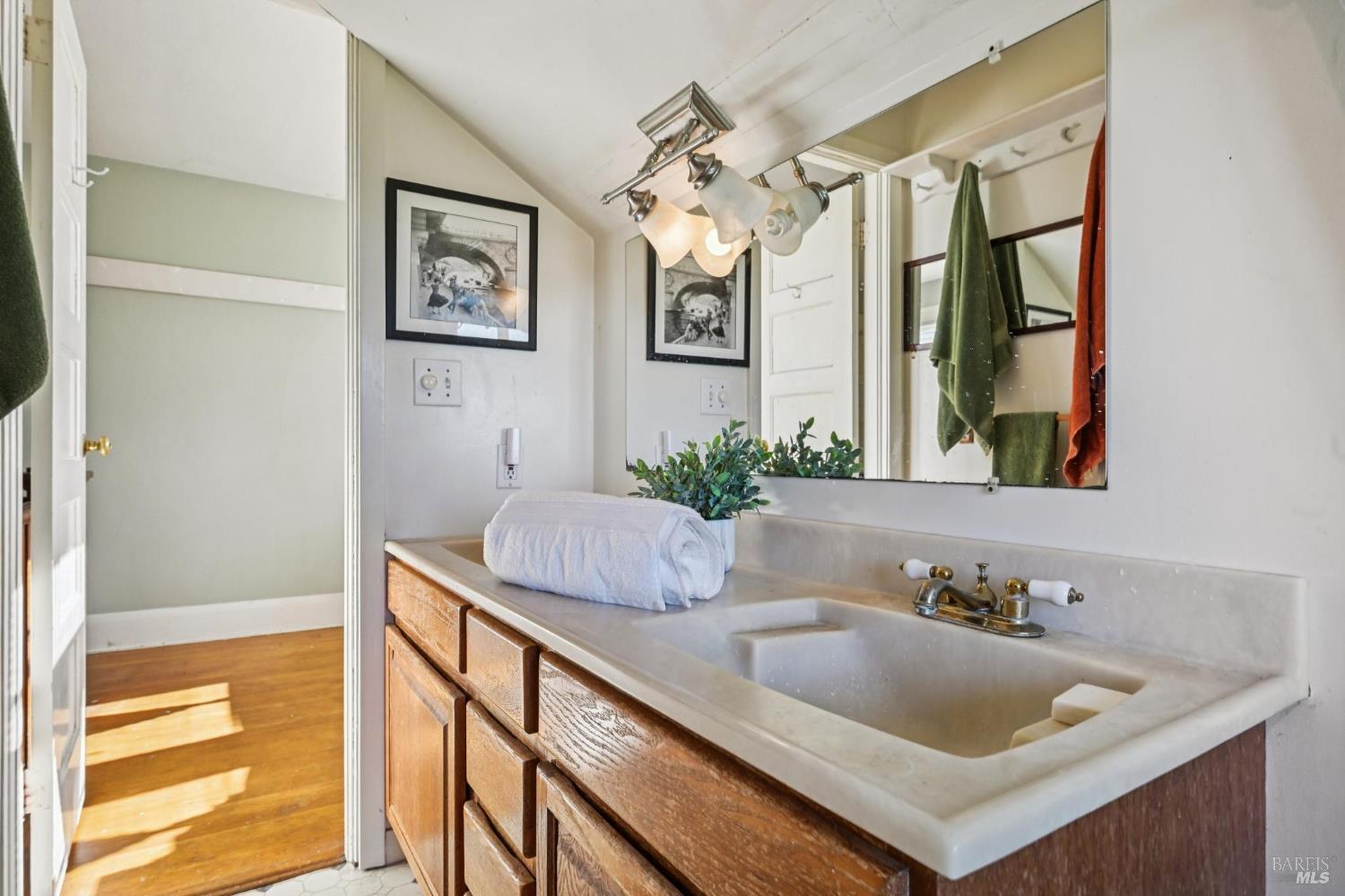 Detail Gallery Image 80 of 89 For 3957 Lakeville Hwy, Petaluma,  CA 94954 - 5 Beds | 2 Baths