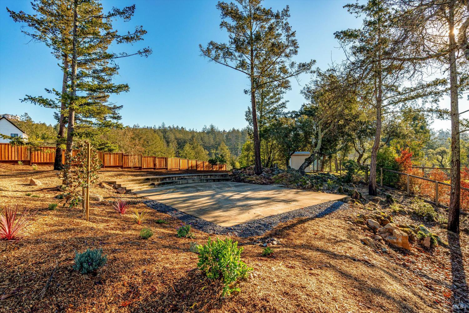 Detail Gallery Image 17 of 50 For 3684 Crown Hill Dr, Santa Rosa,  CA 95404 - 4 Beds | 3/2 Baths