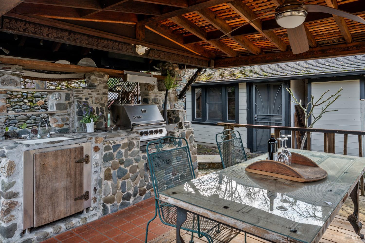 Detail Gallery Image 11 of 26 For 1105 W Church St, Ukiah,  CA 95482 - 3 Beds | 2 Baths