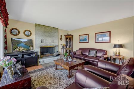 Detail Gallery Image 9 of 48 For 9245 Glenhaven Dr, Glenhaven,  CA 95443 - 3 Beds | 1/1 Baths