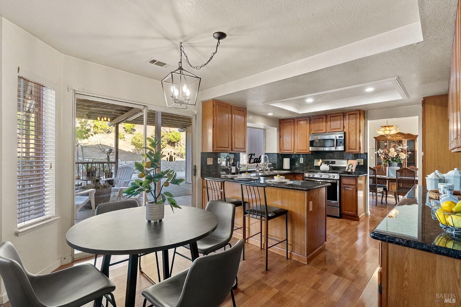 Detail Gallery Image 10 of 23 For 730 Britannia Dr, Vallejo,  CA 94591 - 3 Beds | 2/1 Baths