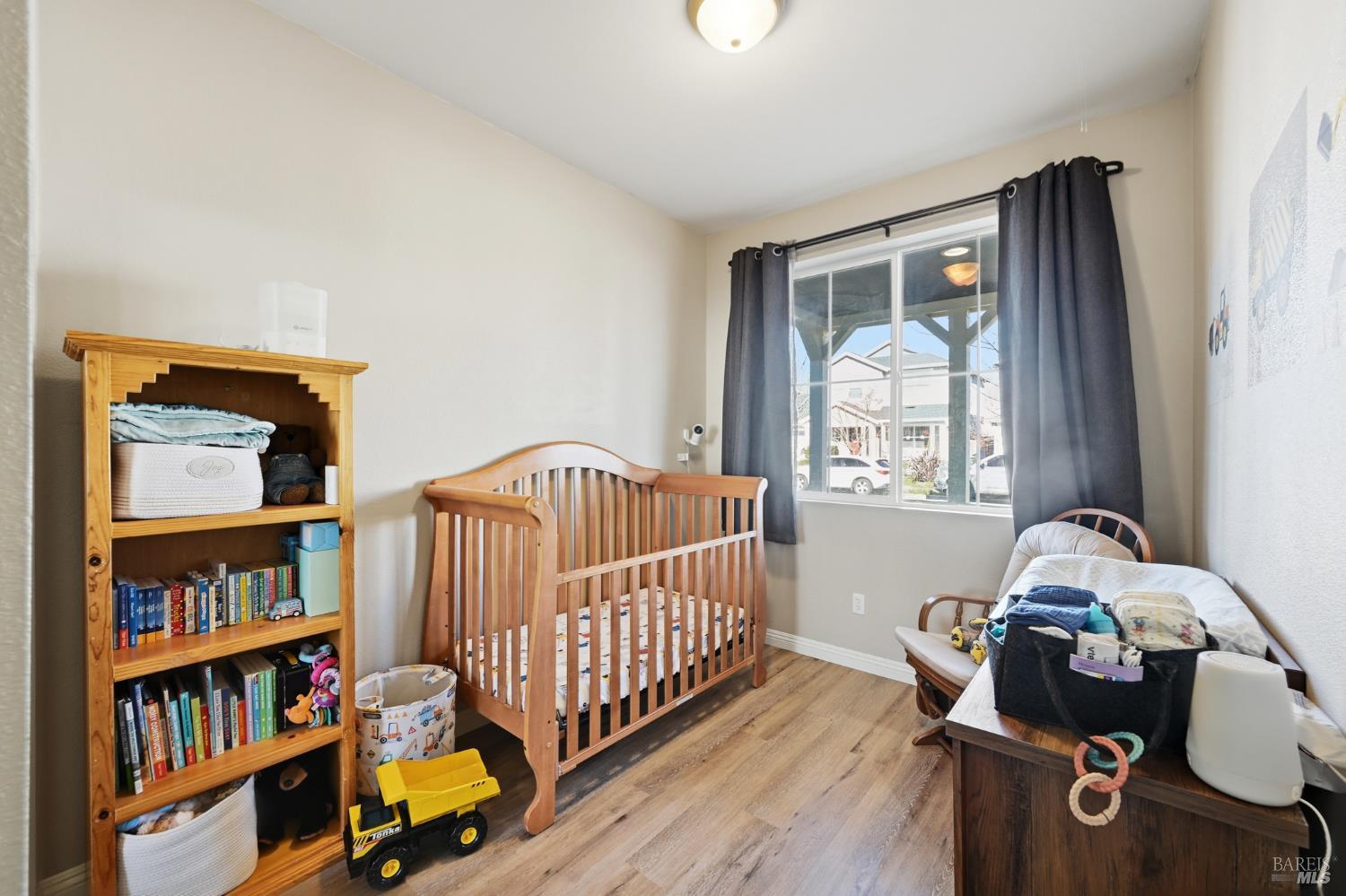 Detail Gallery Image 4 of 35 For 2983 Bay Village Ave, Santa Rosa,  CA 95403 - 4 Beds | 2 Baths