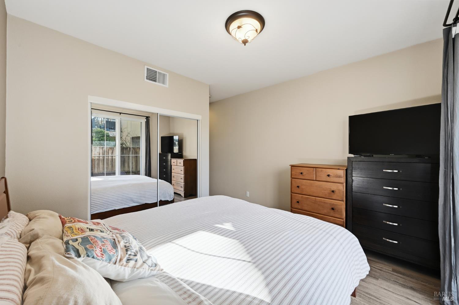 Detail Gallery Image 5 of 35 For 2983 Bay Village Ave, Santa Rosa,  CA 95403 - 4 Beds | 2 Baths